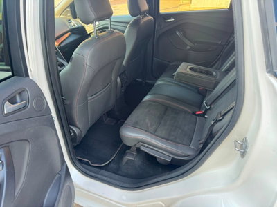 Ford Kuga 2.0 TDCI 150 CV S&S 4WD Powershift ST-Line (7)