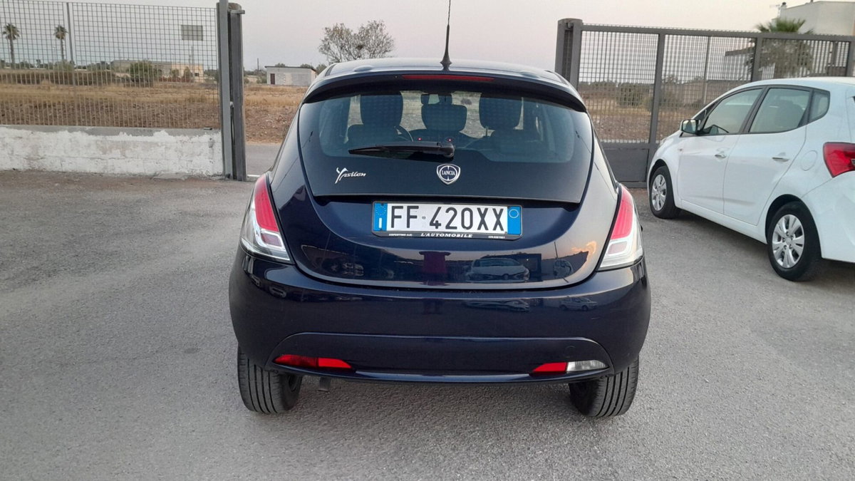 Lancia Ypsilon 1.2 69 CV 5 porte GPL Ecochic Silver (10)