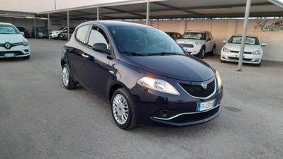 Lancia Ypsilon 1.2 69 CV 5 porte GPL Ecochic Silver (18)