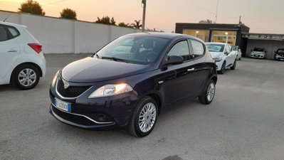 Lancia Ypsilon 1.2 69 CV 5 porte GPL Ecochic Silver (2)