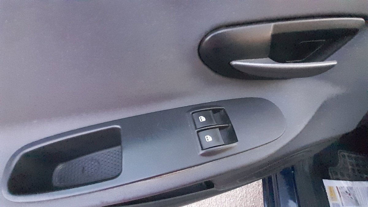 Lancia Ypsilon 1.2 69 CV 5 porte GPL Ecochic Silver (5)