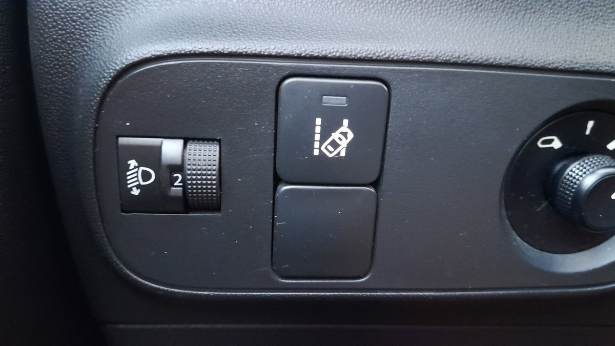 Citroen C3 PureTech 82 Shine (5)