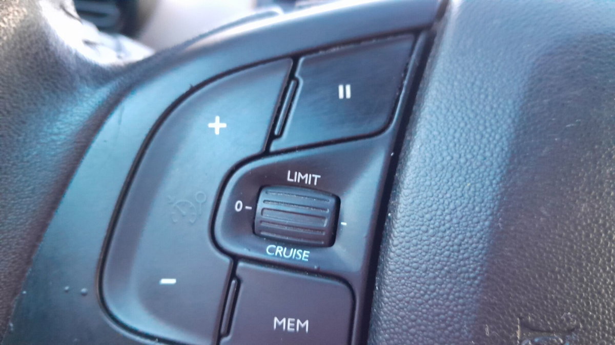 Citroen C4 Cactus PureTech 82 Shine (13)
