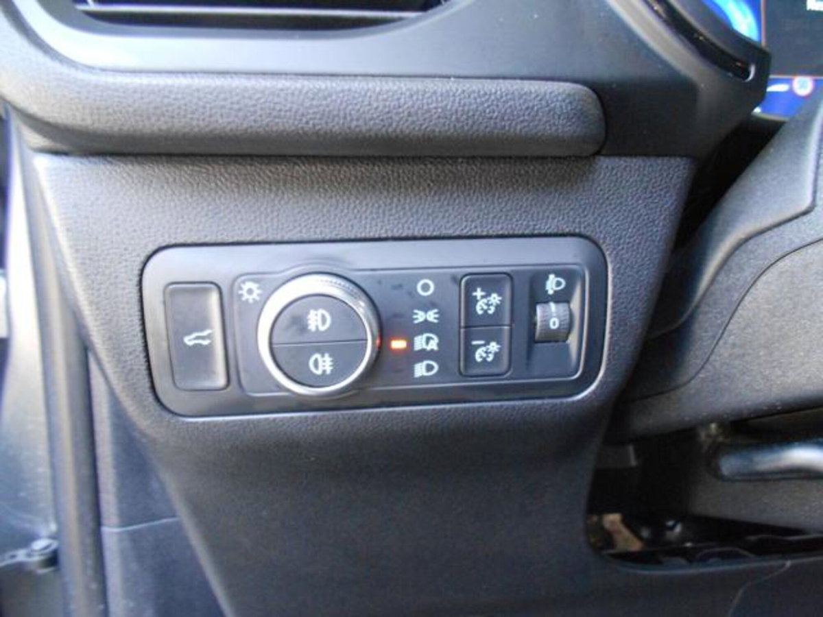 Ford Kuga 2.0 EcoBlue Hybrid 150 CV 2WD ST-Line X (18)