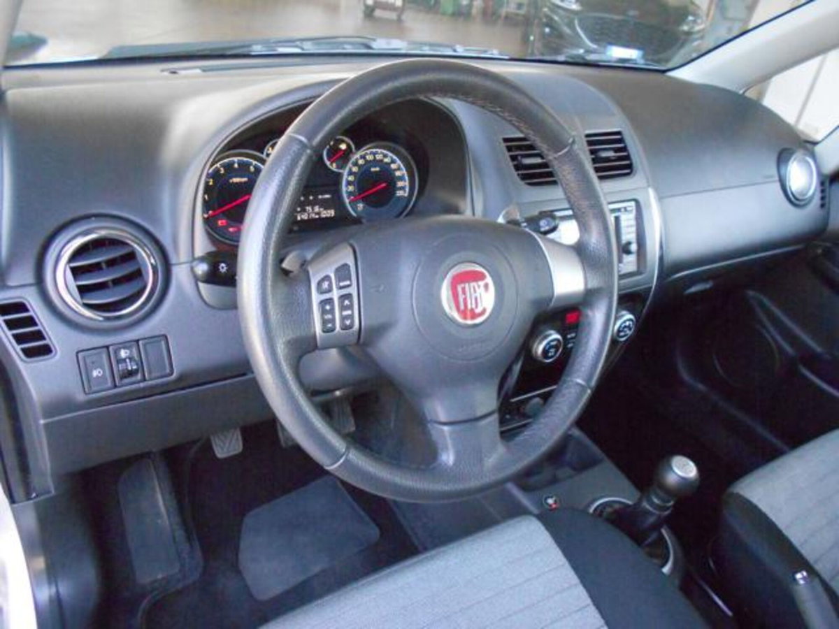Fiat Sedici 1.6 16V 4x2 Emotion (17)