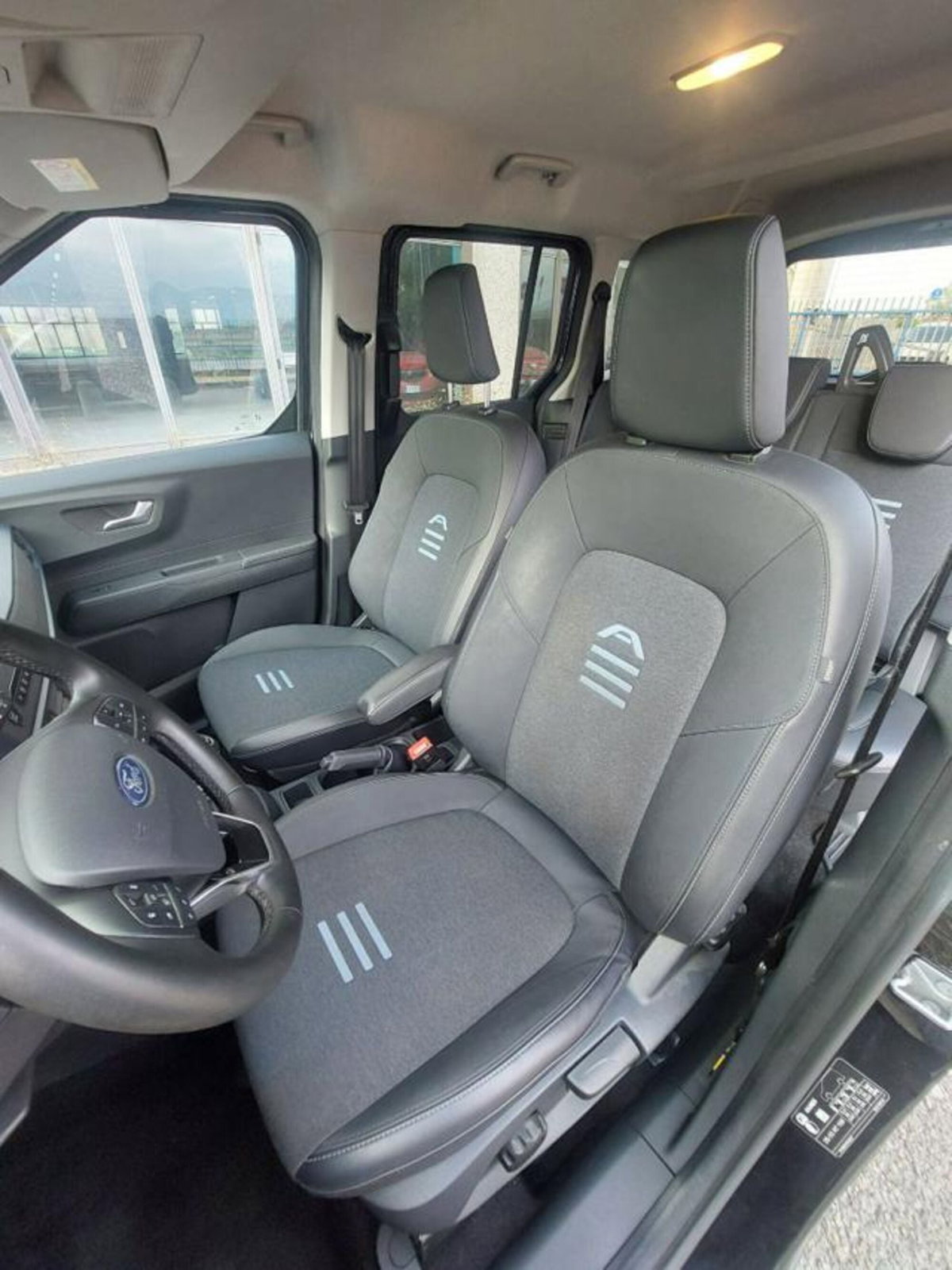Ford Tourneo Courier 1.0 EcoBoost 100 CV Plus (8)