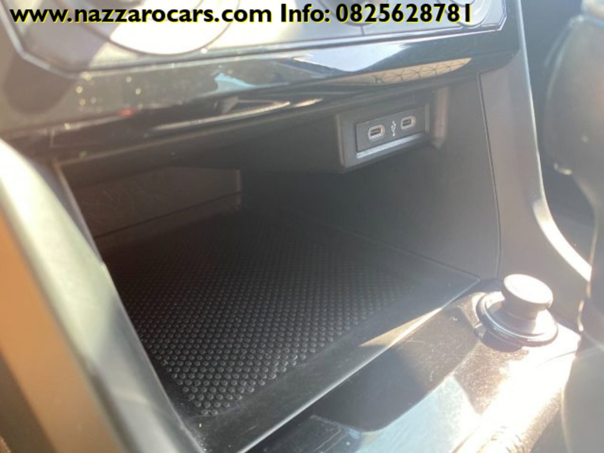 Volkswagen T-Cross 1.0 TSI 110 CV DSG Sport (19)