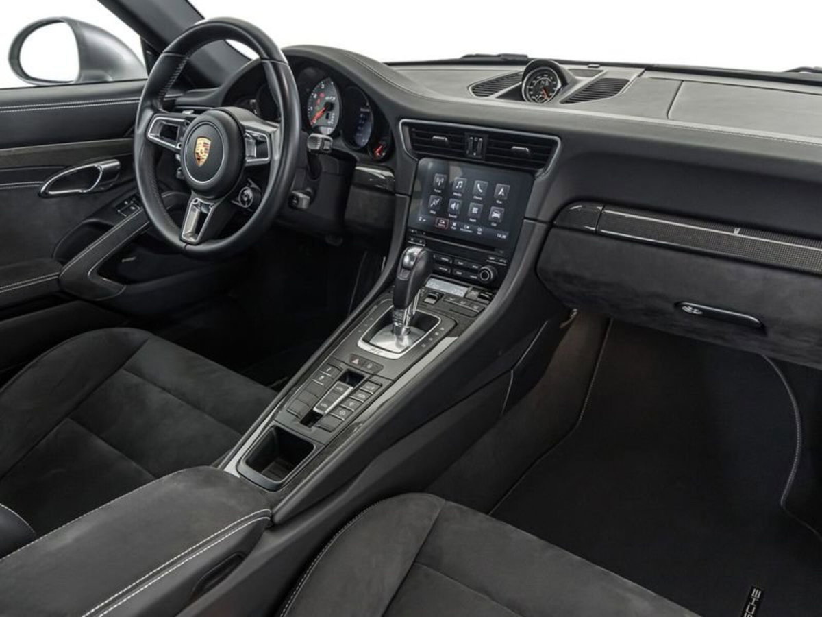 Porsche 911 Cabrio 3.0 Targa 4 GTS (18)