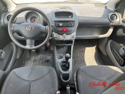 Toyota Aygo 1.0 12V VVT-i 3 porte M-MT (10)