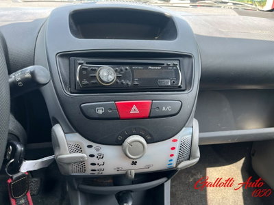 Toyota Aygo 1.0 12V VVT-i 3 porte M-MT (17)
