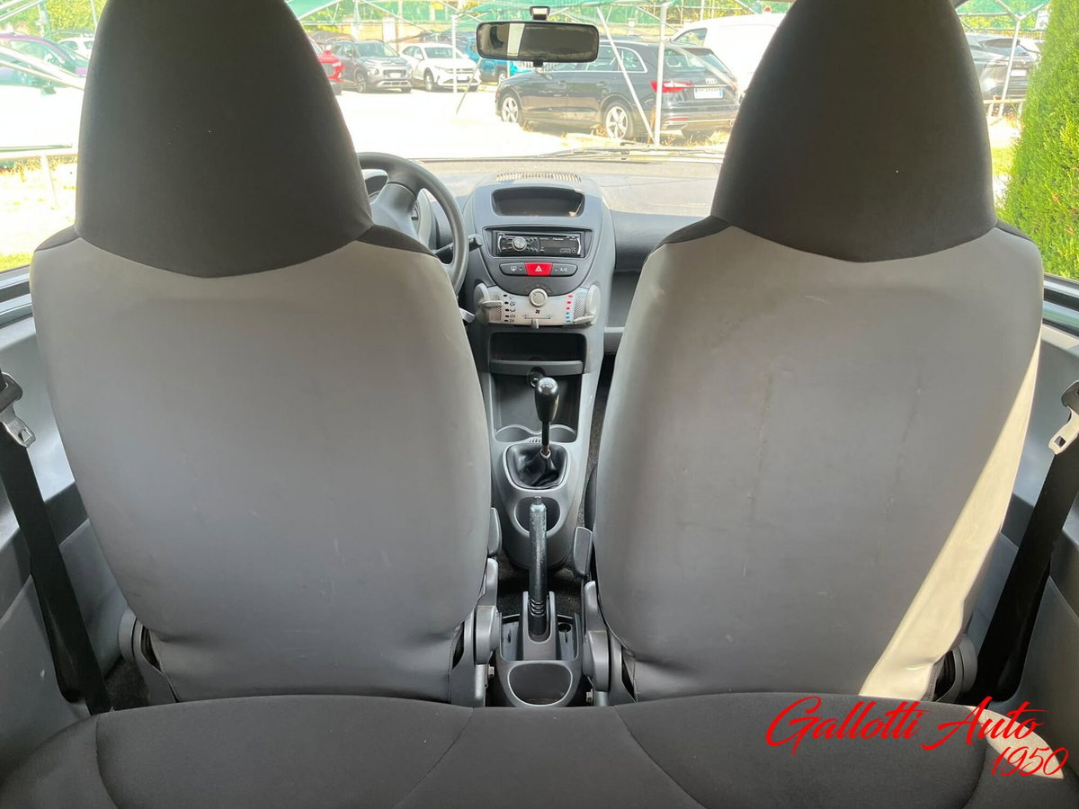 Toyota Aygo 1.0 12V VVT-i 3 porte M-MT (18)