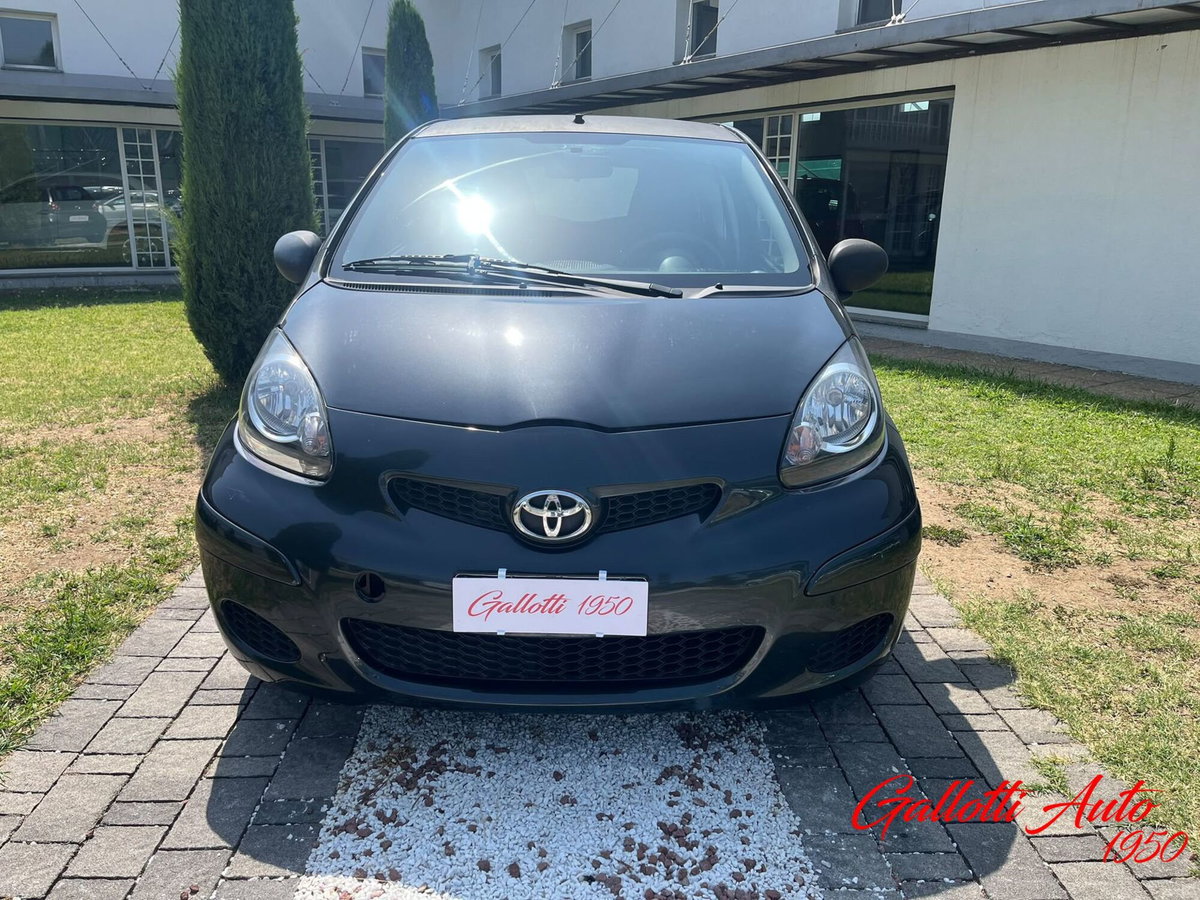 Toyota Aygo 1.0 12V VVT-i 3 porte M-MT (5)