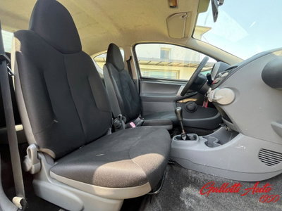 Toyota Aygo 1.0 12V VVT-i 3 porte M-MT (9)