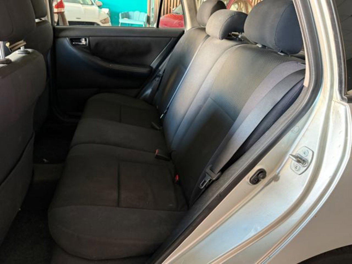 Toyota Corolla Station Wagon 1.D-4D M-MT Station Wagon (10)