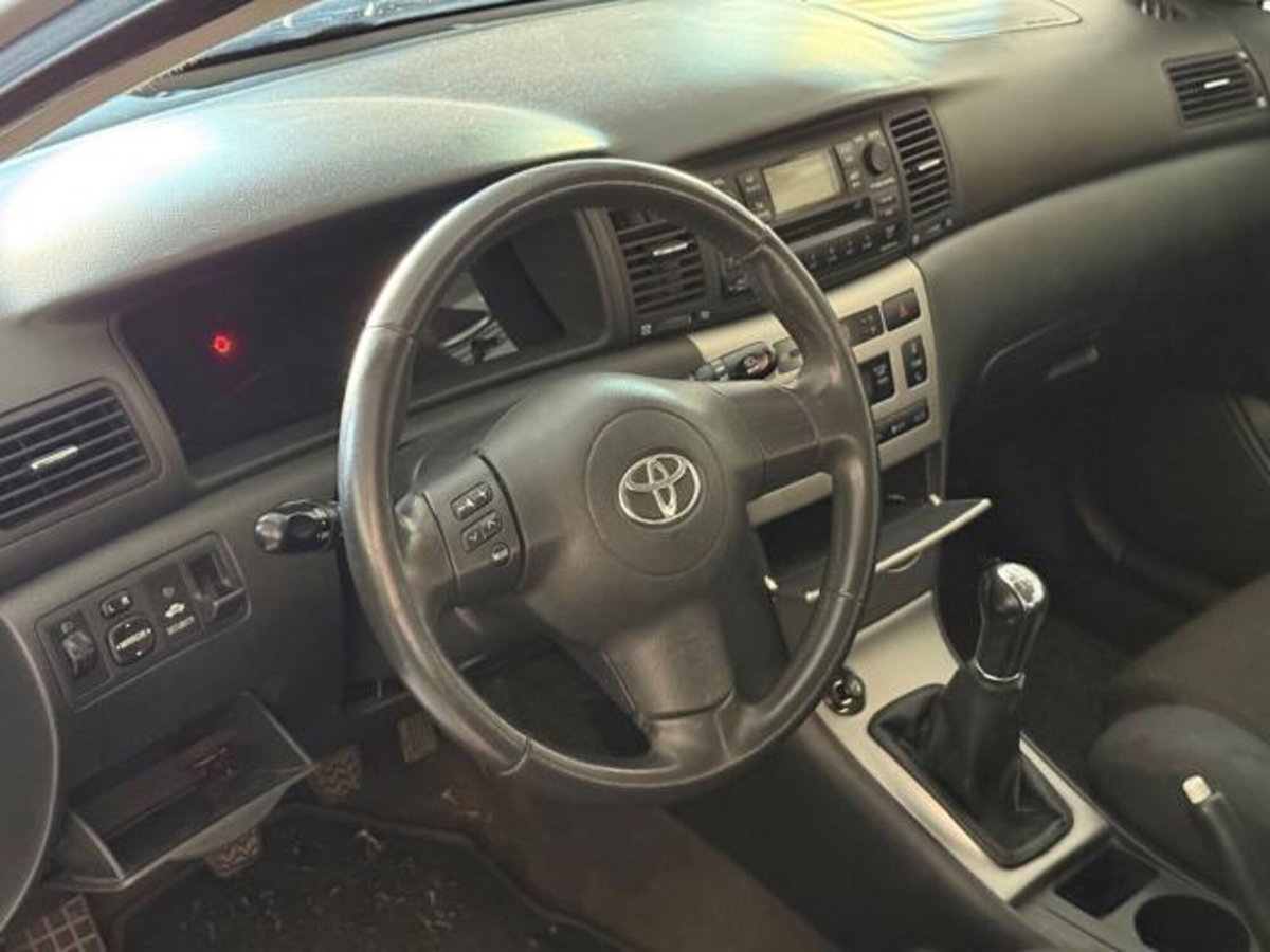 Toyota Corolla Station Wagon 1.D-4D M-MT Station Wagon (11)