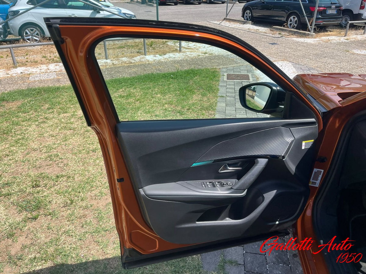 Peugeot 2008 1.2 puretech Allure s&s 100cv (16)