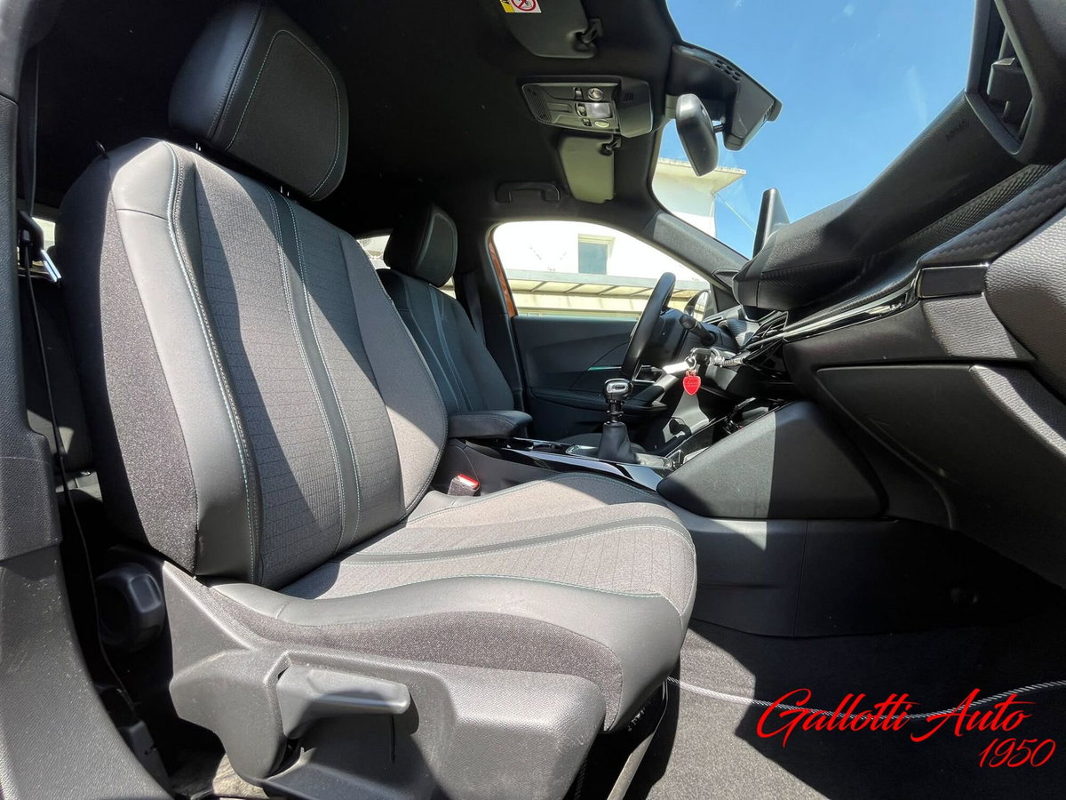 Peugeot 2008 1.2 puretech Allure s&s 100cv (9)