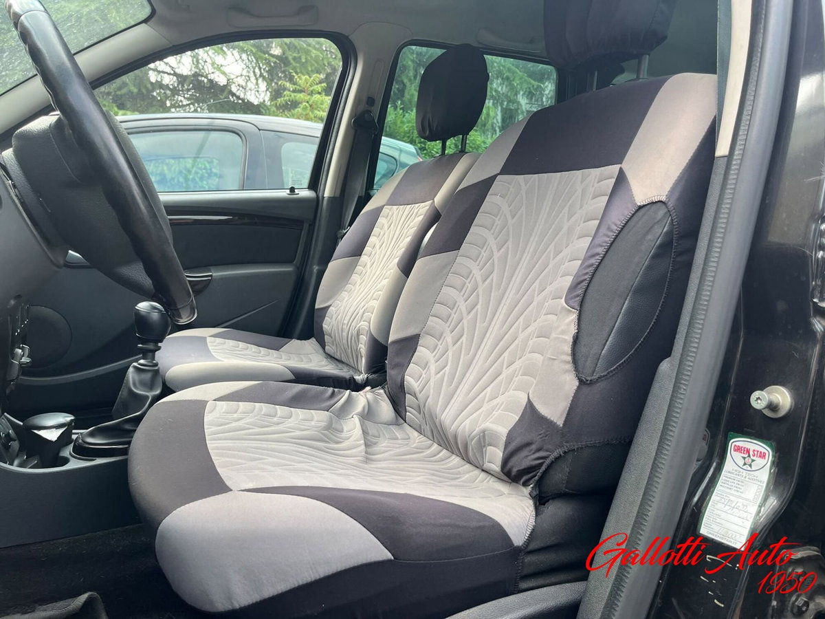 Dacia Duster 1.5 dCi 110CV 4x2 Ambiance (8)