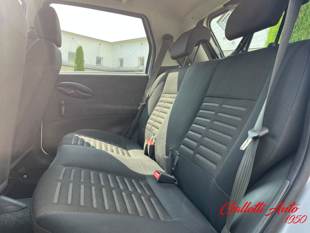 Fiat Punto Classic 1.2 5 porte Dynamic (14)