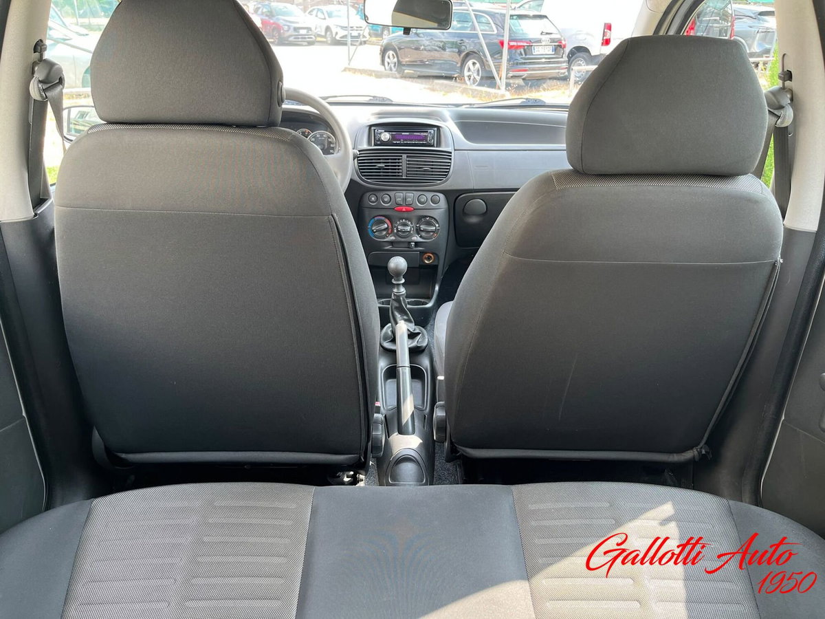 Fiat Punto Classic 1.2 5 porte Dynamic (17)