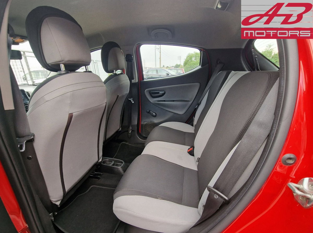 Lancia Ypsilon 1.2 69 CV 5 porte Silver (11)
