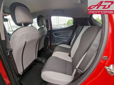 Lancia Ypsilon 1.2 69 CV 5 porte Silver (11)