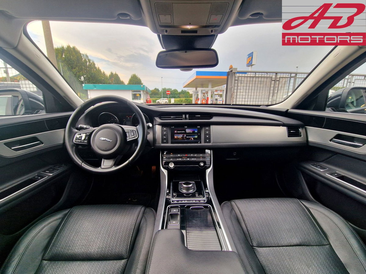 Jaguar XF 2.0 D 180 CV Prestige (13)