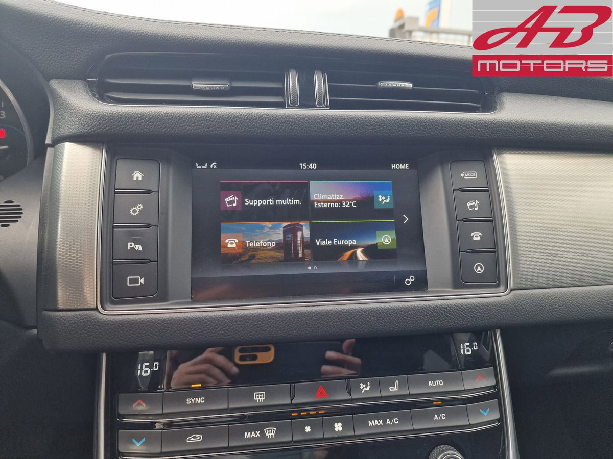 Jaguar XF 2.0 D 180 CV Prestige (16)