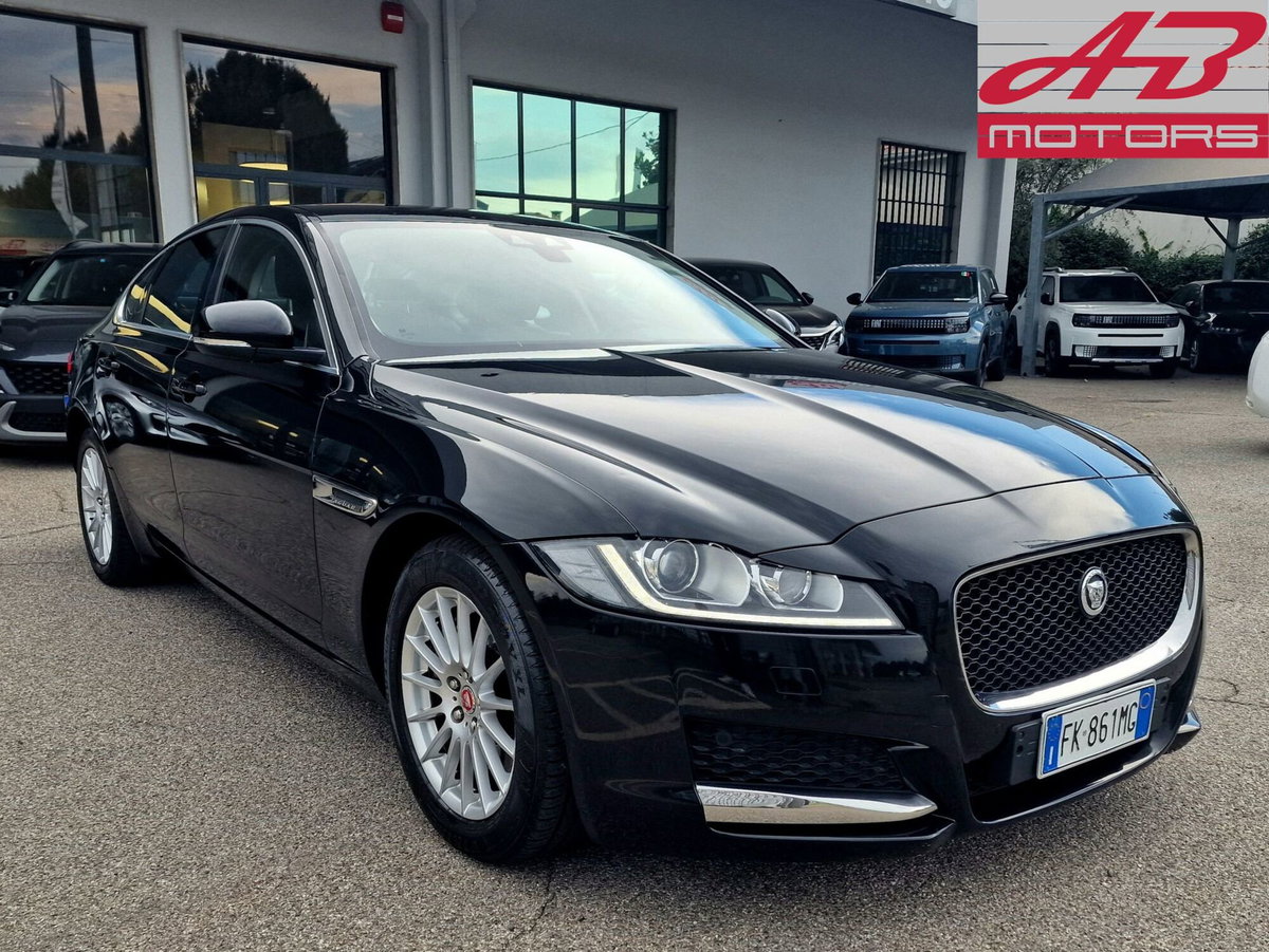 Jaguar XF 2.0 D 180 CV Prestige (3)