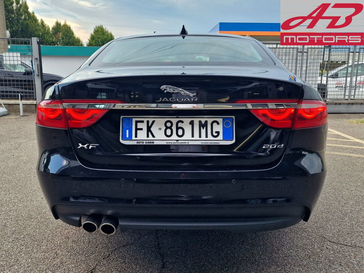 Jaguar XF 2.0 D 180 CV Prestige (6)