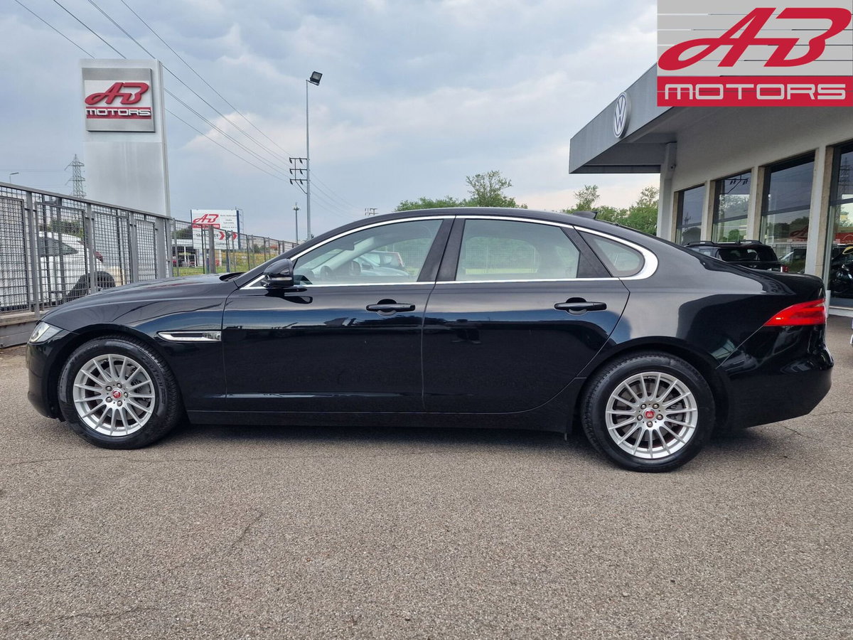Jaguar XF 2.0 D 180 CV Prestige (8)