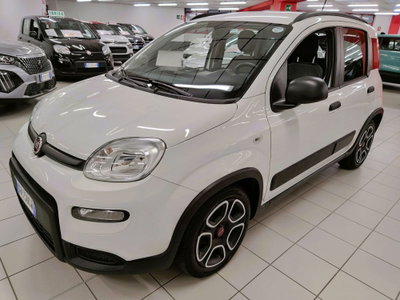 Fiat Panda 1.0 FireFly S&S Hybrid City Cross usata