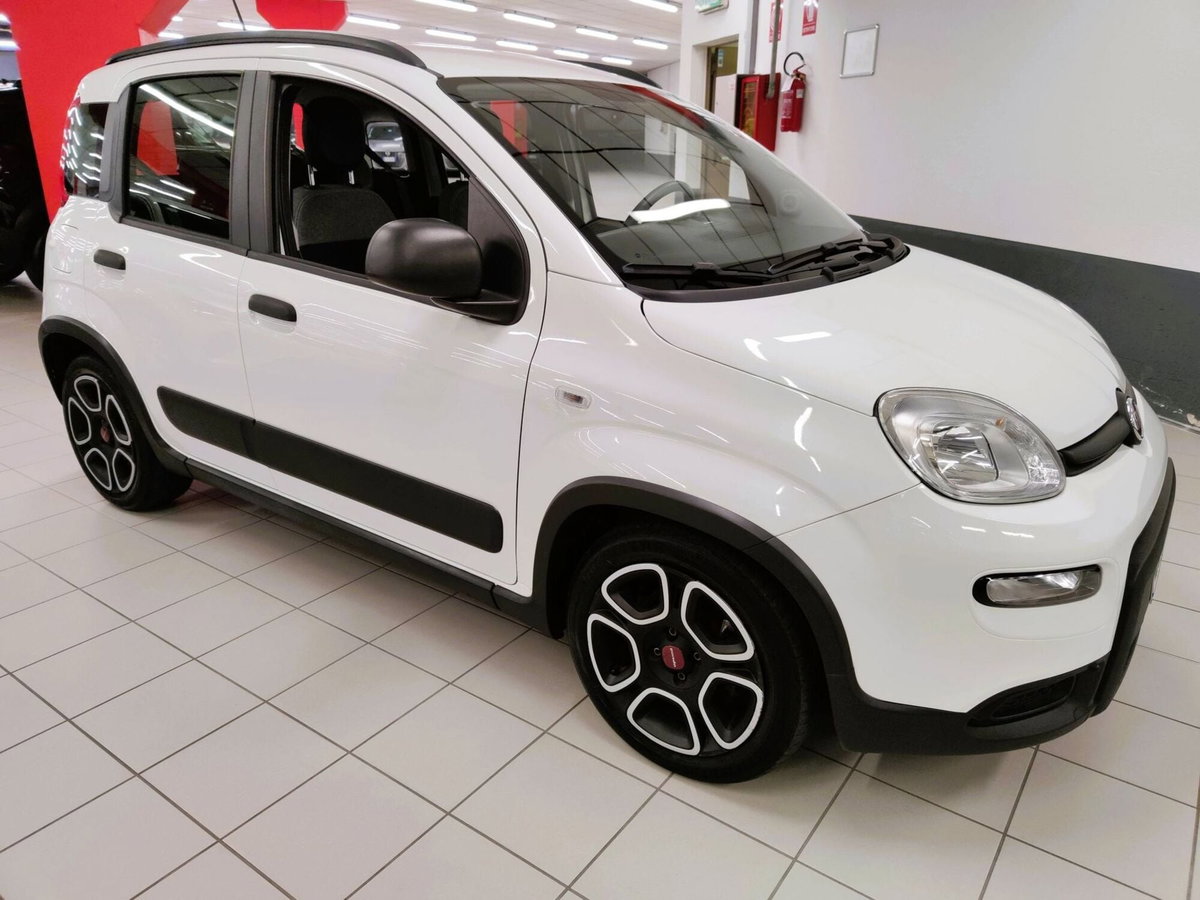 Fiat Panda 1.0 FireFly S&S Hybrid City Cross (3)