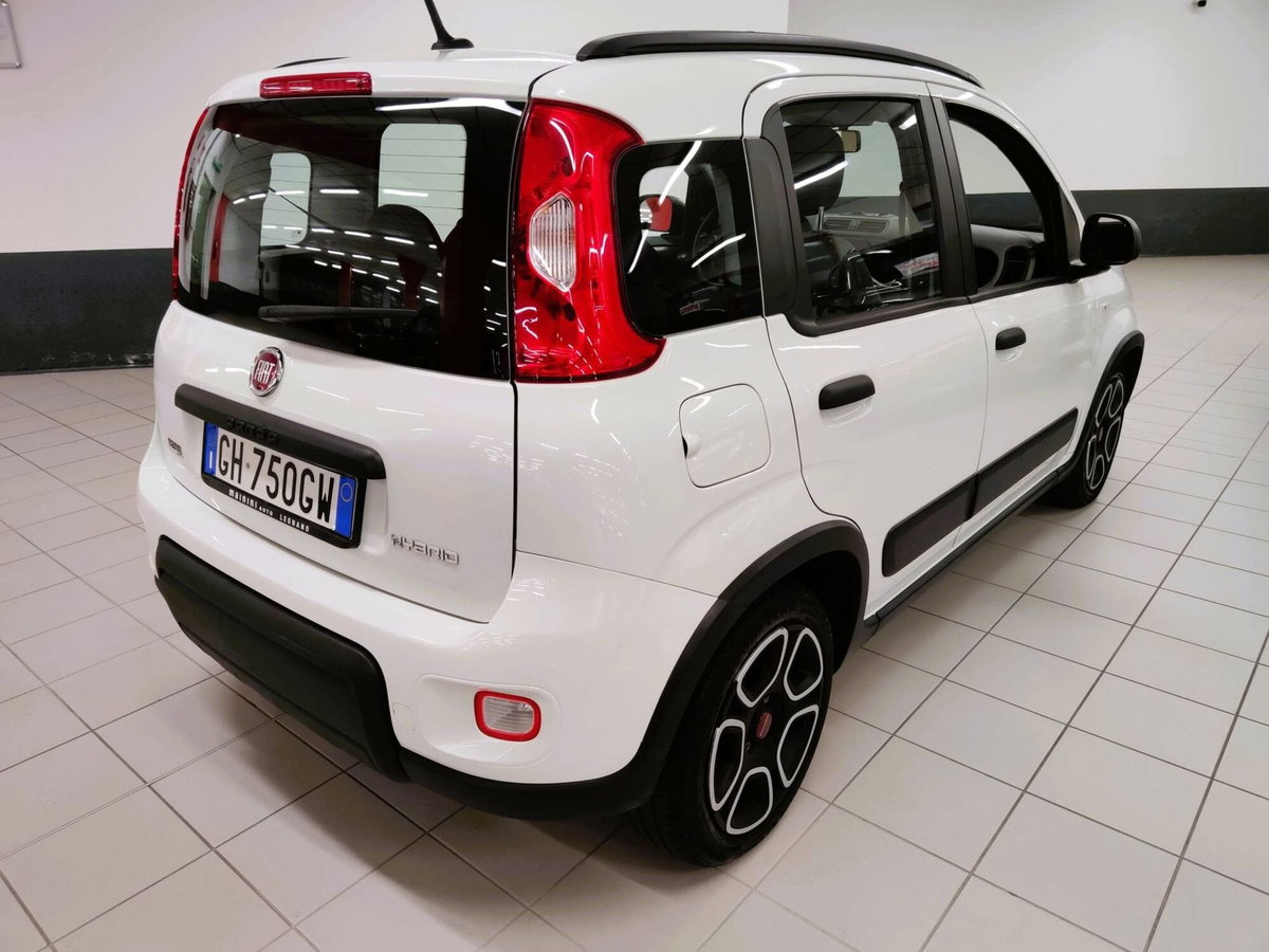 Fiat Panda 1.0 FireFly S&S Hybrid City Cross (4)