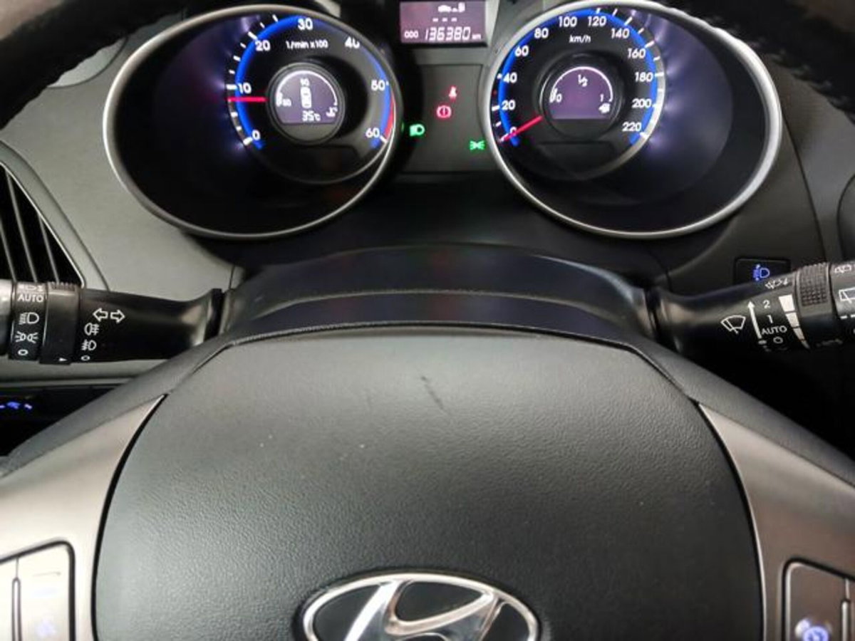 Hyundai ix35 1.7 CRDi 2WD Xpossible (12)