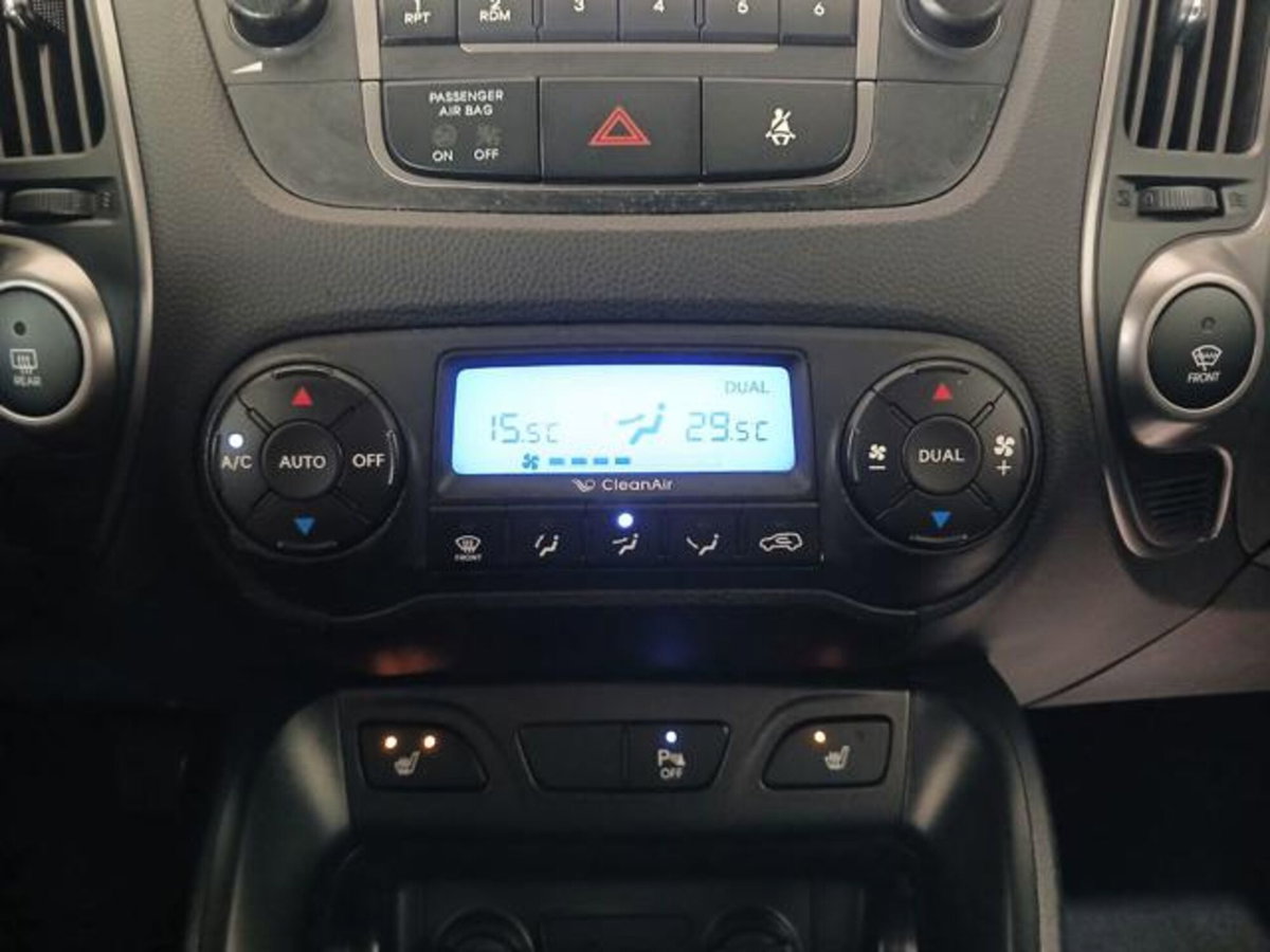 Hyundai ix35 1.7 CRDi 2WD Xpossible (14)