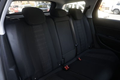 Peugeot 308 SW PureTech Turbo 130 S&S EAT6 Allure (13)