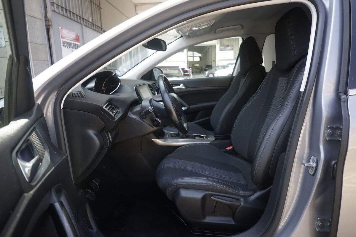 Peugeot 308 SW PureTech Turbo 130 S&S EAT6 Allure (18)