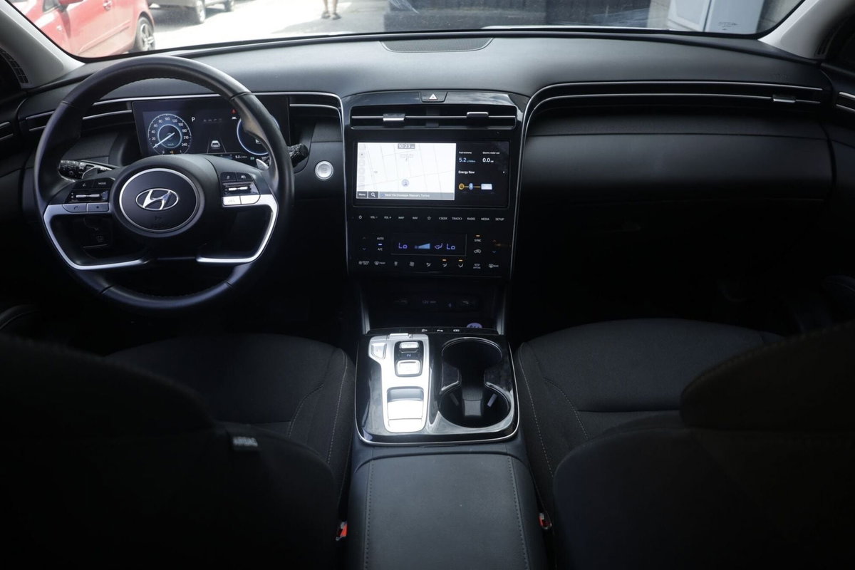 Hyundai Tucson 1.6 hev Exellence 2wd auto (2)