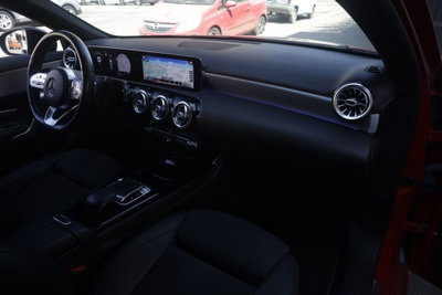 Mercedes-Benz Classe A 180 d Premium (10)