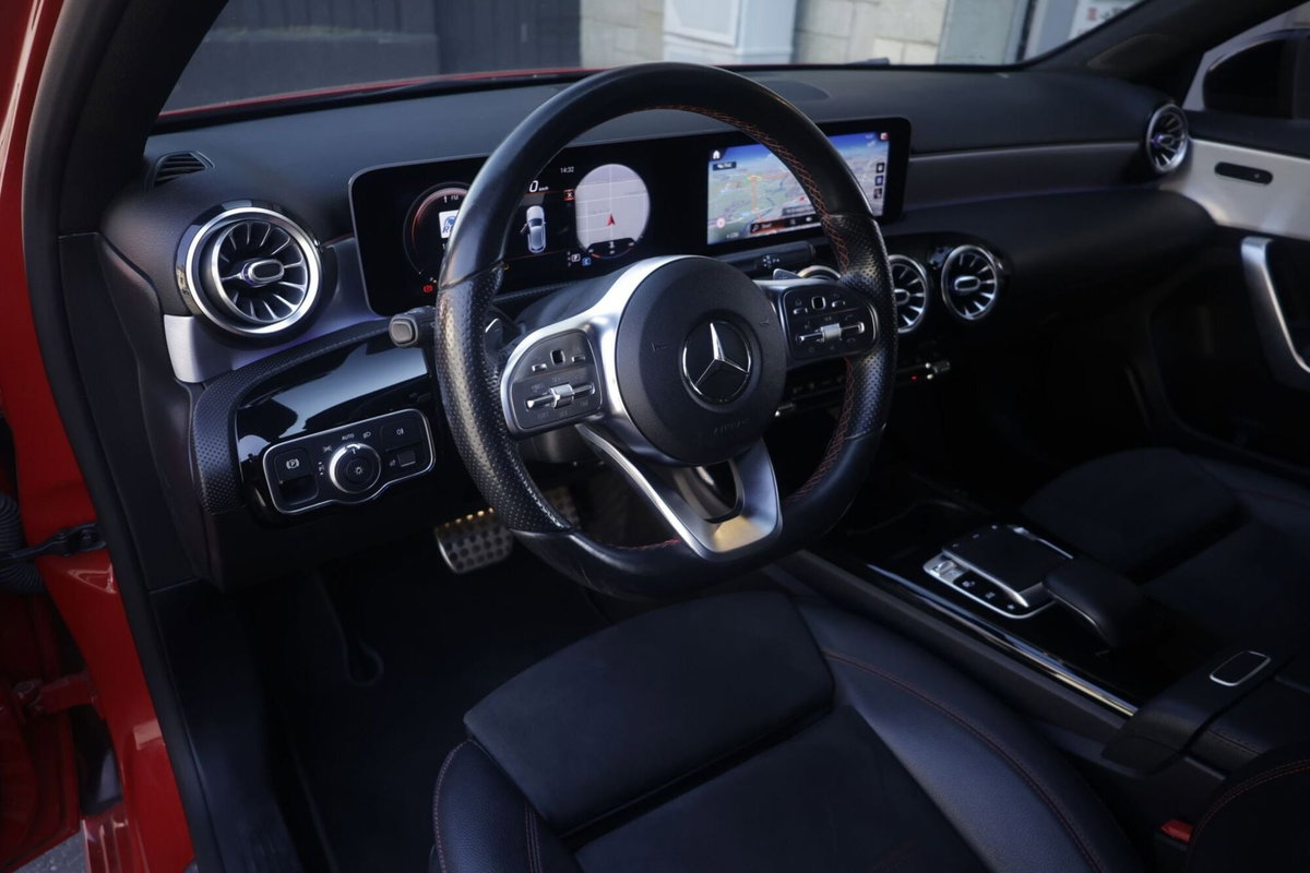Mercedes-Benz Classe A 180 d Premium (16)