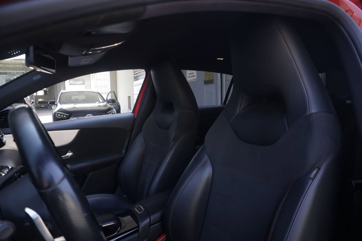 Mercedes-Benz Classe A 180 d Premium (17)