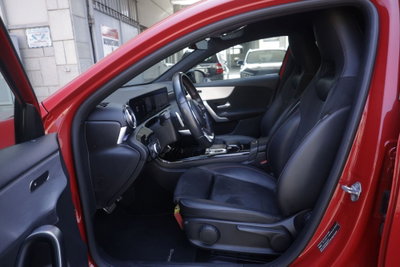 Mercedes-Benz Classe A 180 d Premium (18)