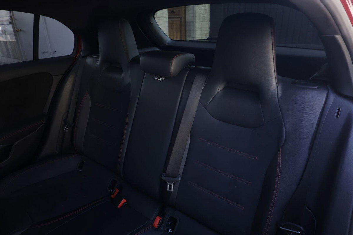Mercedes-Benz Classe A 180 d Premium (3)