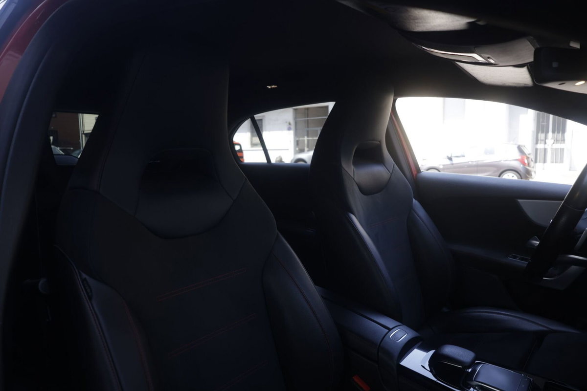 Mercedes-Benz Classe A 180 d Premium (6)