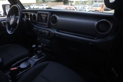Jeep Wrangler Unlimited 2.2 Mjt II Night Eagle (14)