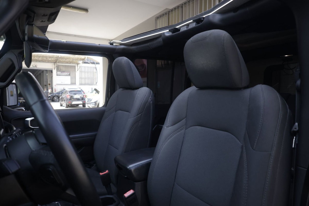 Jeep Wrangler Unlimited 2.2 Mjt II Night Eagle (17)