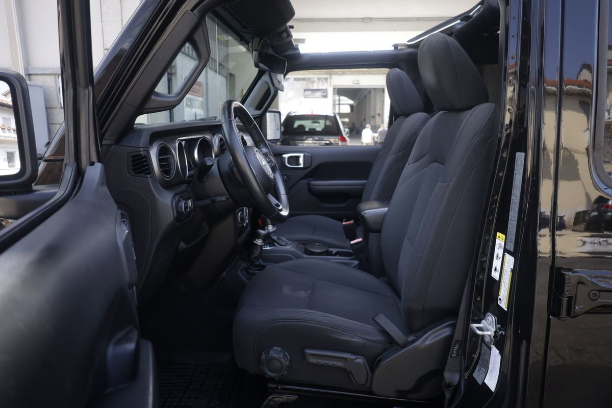 Jeep Wrangler Unlimited 2.2 Mjt II Night Eagle (18)