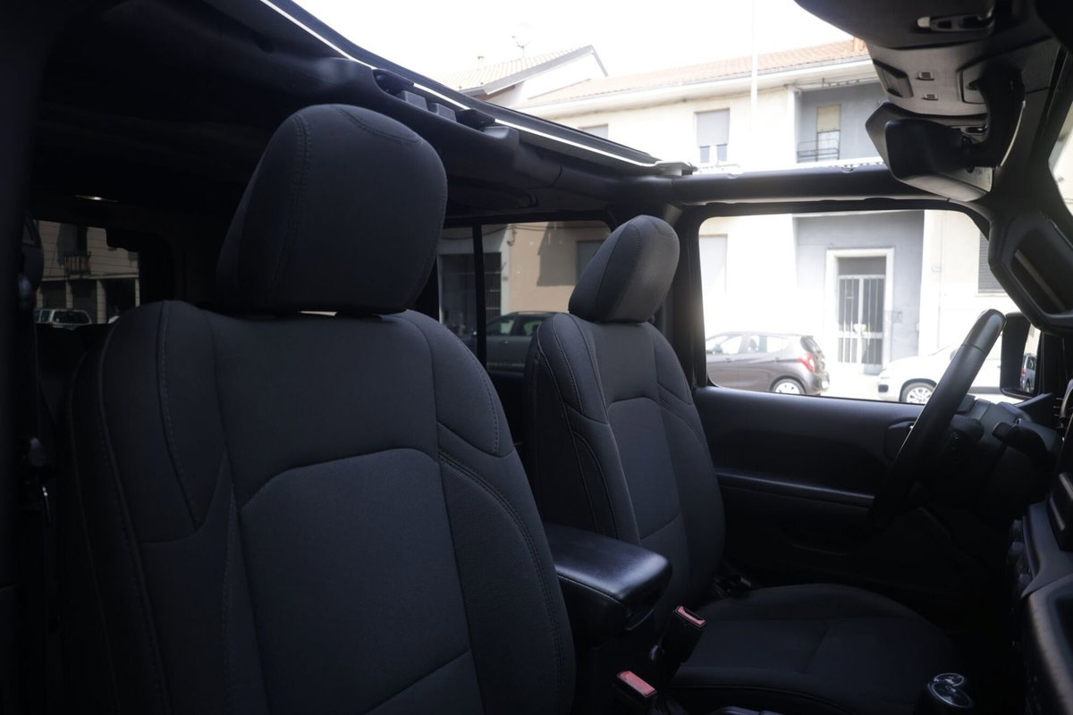 Jeep Wrangler Unlimited 2.2 Mjt II Night Eagle (3)