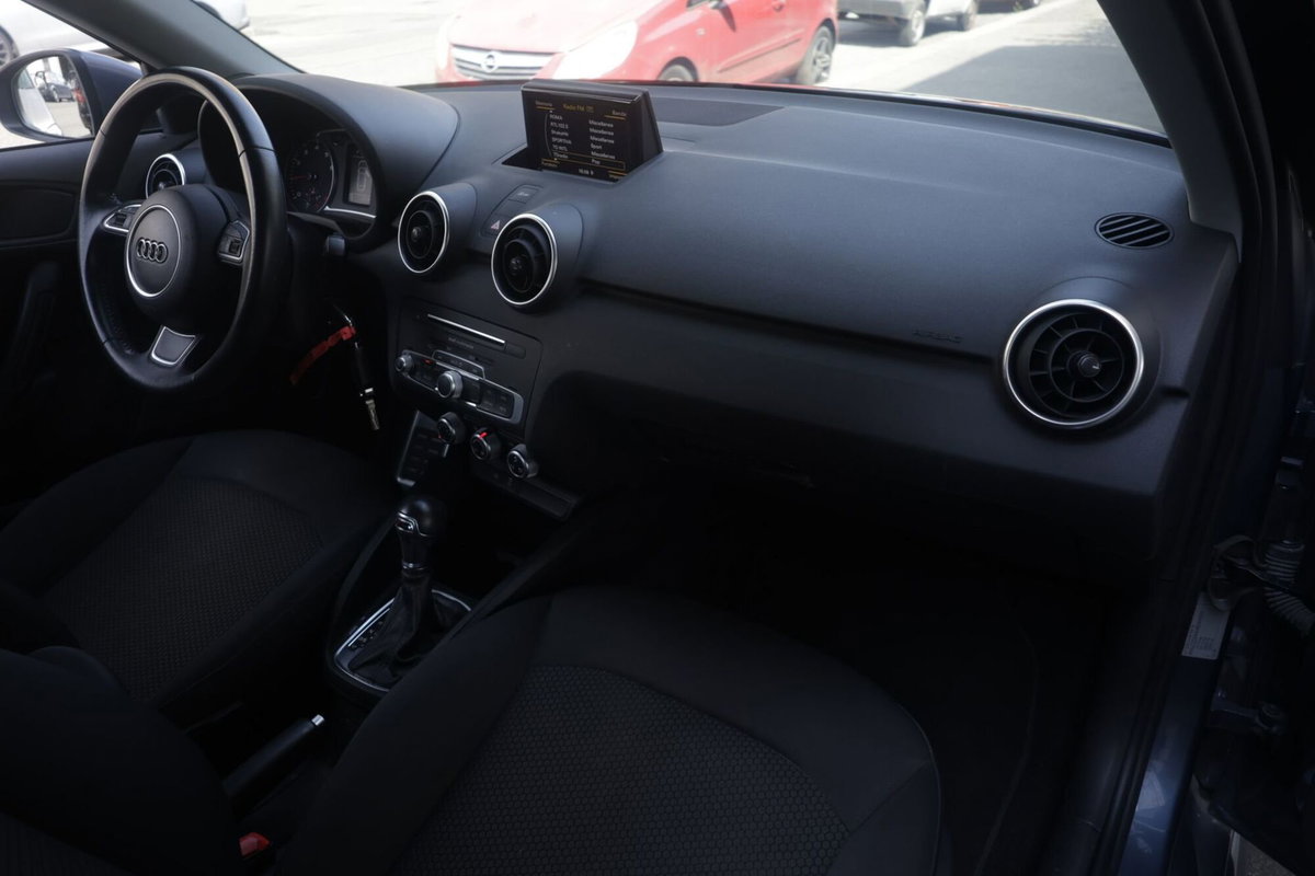 Audi A1 1.0 TFSI ultra S tronic Admired (8)
